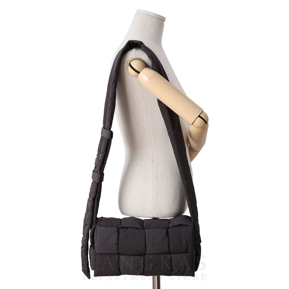 BOTTEGA VENETA(USED)보테가베네타 패디드 테크 카세트 백